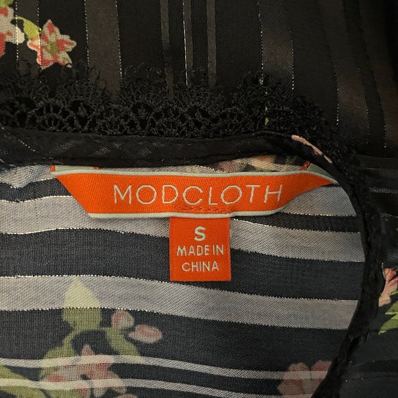 ModCloth Accentuated Ease Sheer Black Metallic Floral Overlay Blouse - Picture 8 of 8